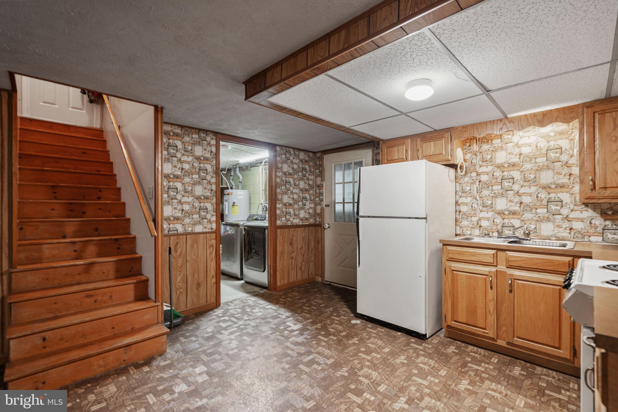 SUNRISE SUMMIT - Residential