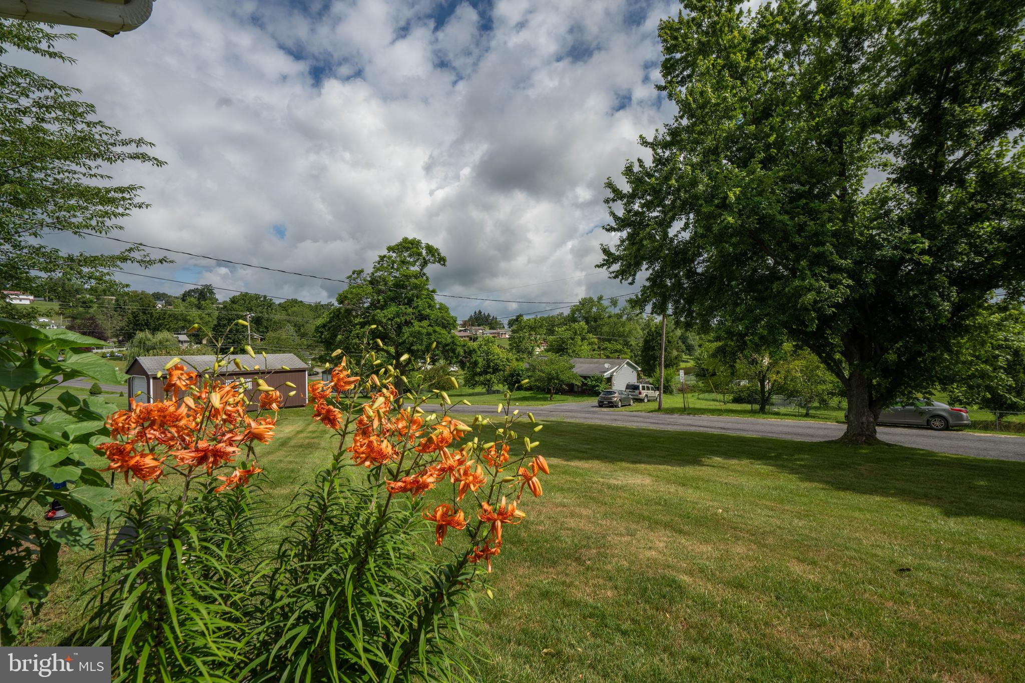 SUNRISE SUMMIT - Residential