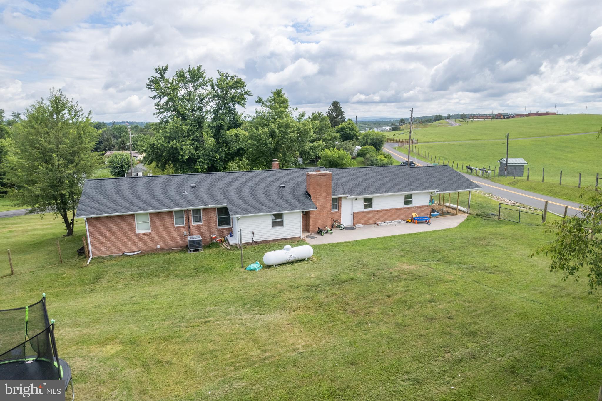 SUNRISE SUMMIT - Residential