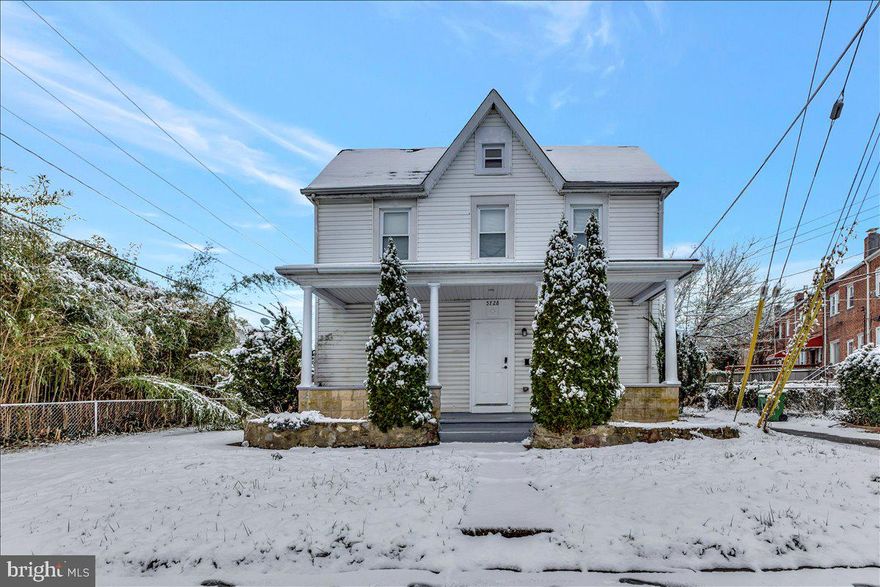 Single Family Detached home at a townhome price. Renovated and Ready!
Four(4) Bedrooms, 2 Full Baths.