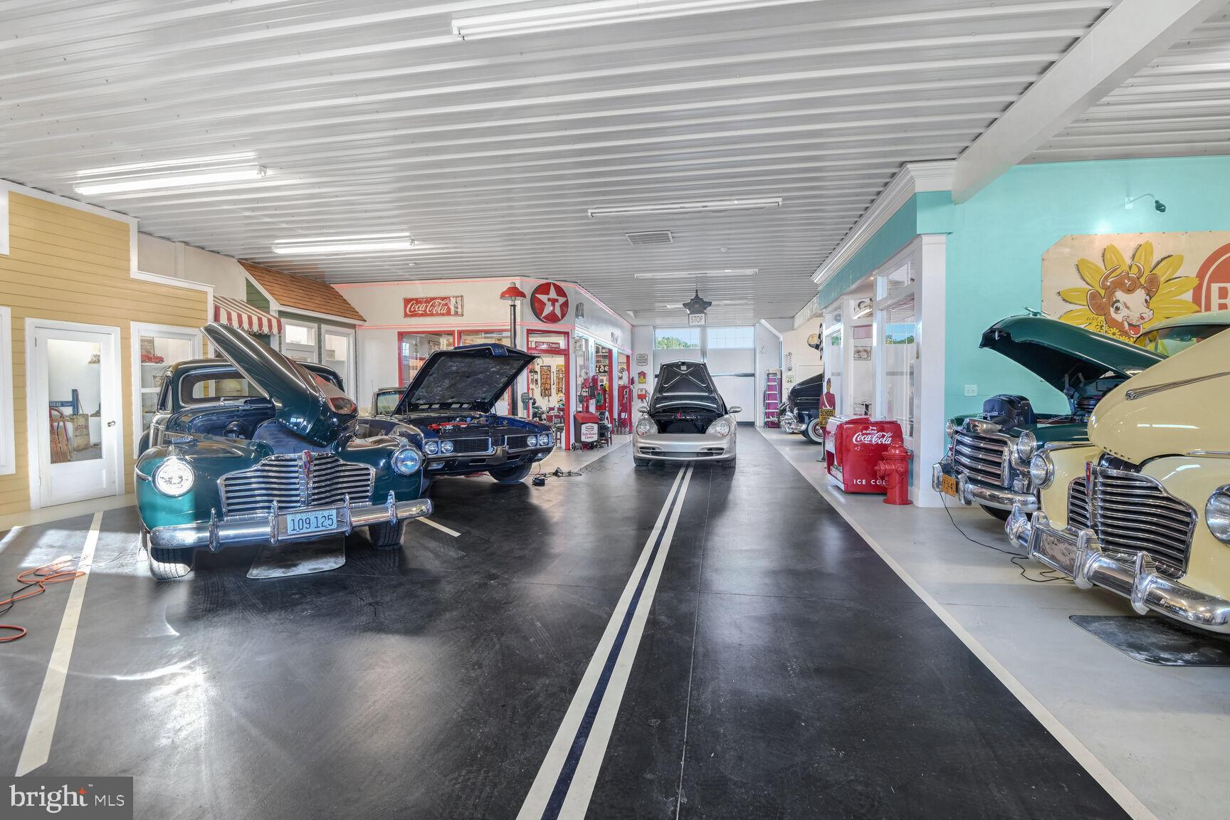 ROYAL OAK - Residential