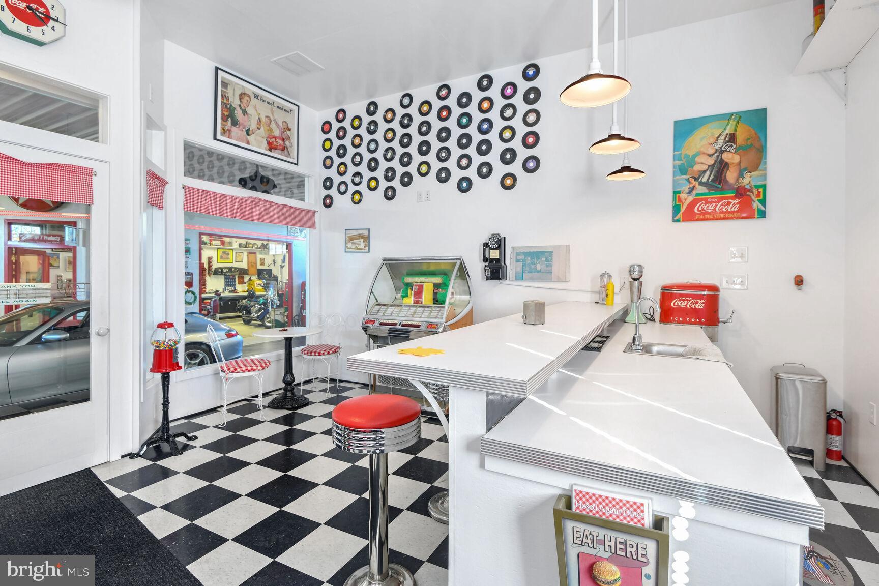 ROYAL OAK - Residential