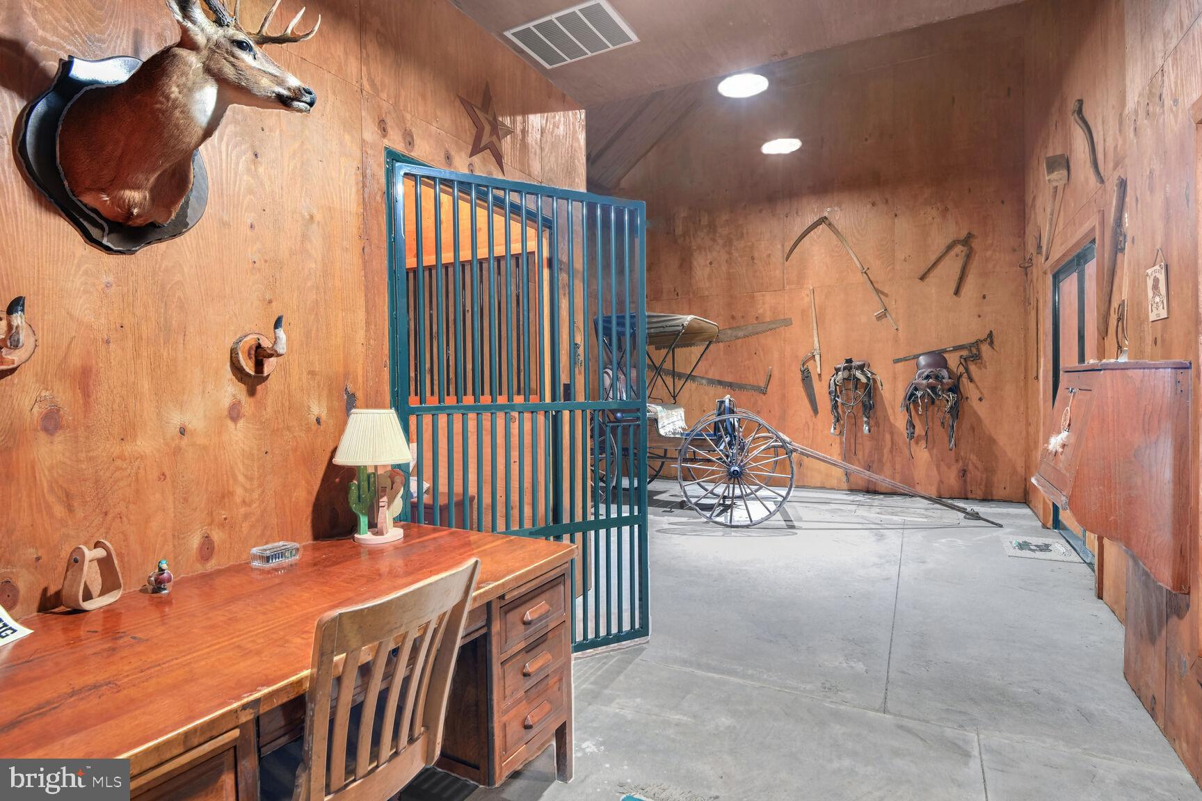 ROYAL OAK - Residential