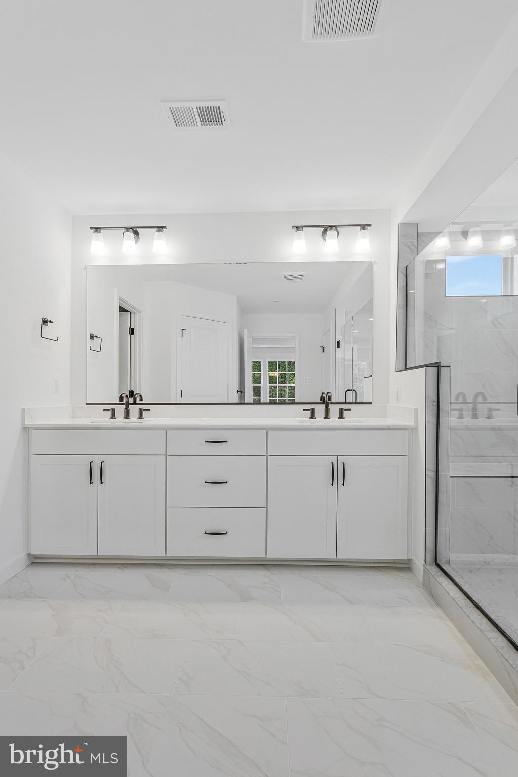 ST JAMES - Residential