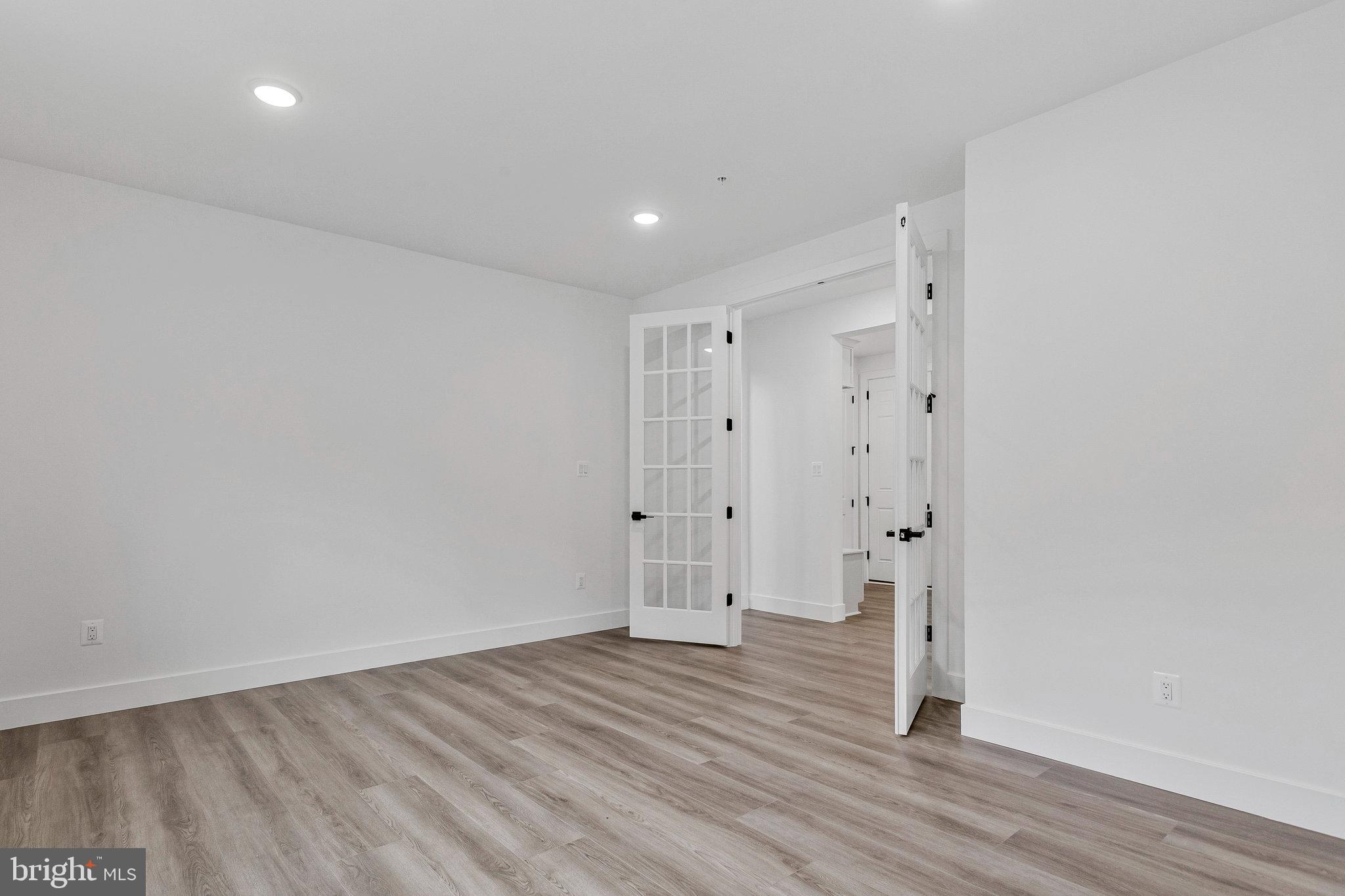 ST JAMES - Residential