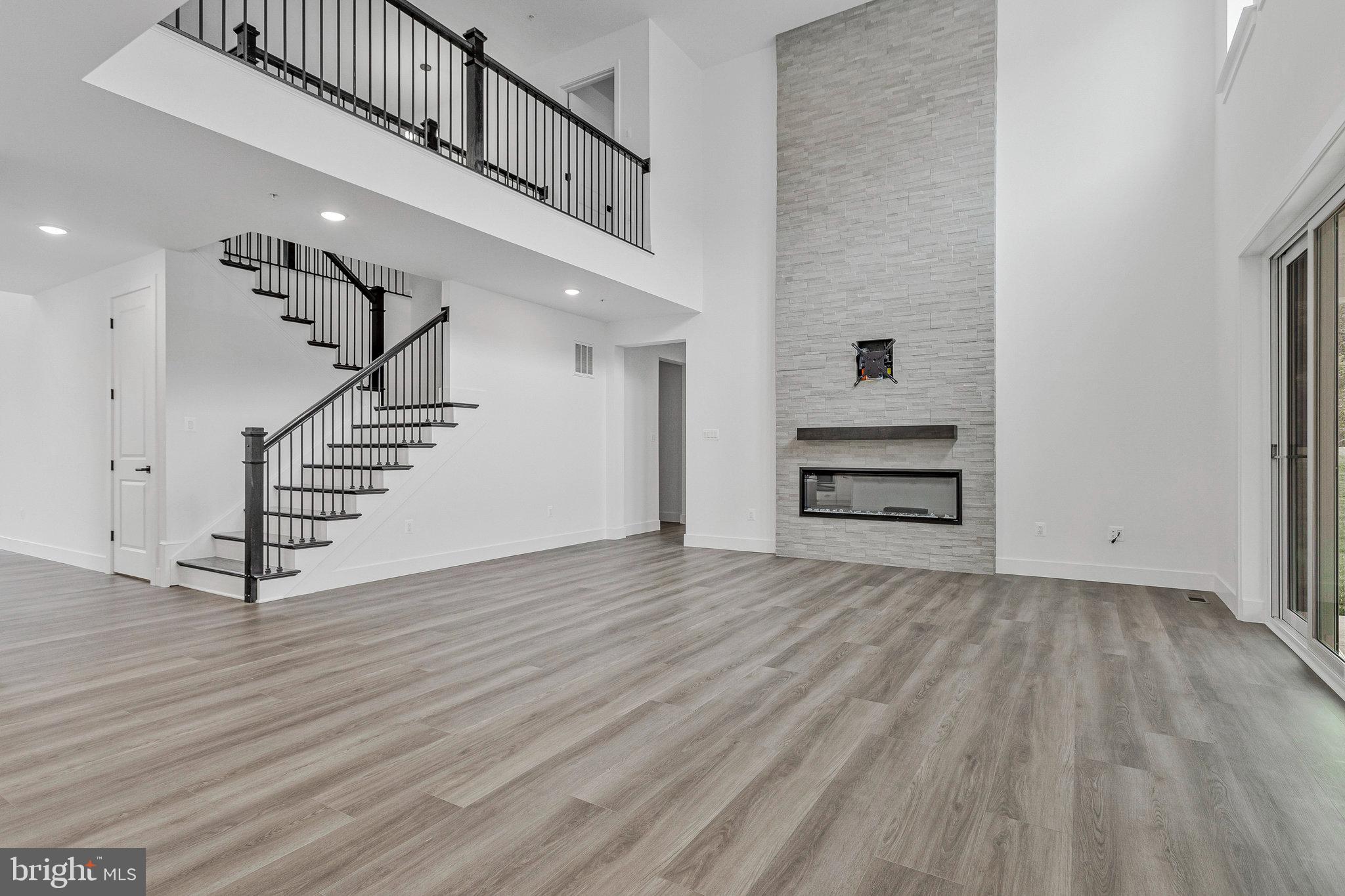 ST JAMES - Residential