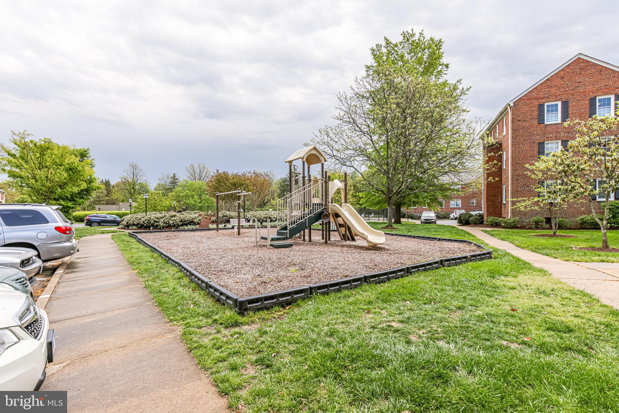 BELLE VIEW CONDOMINIUMS - Residential