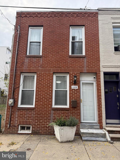 Townhouse For Sale - 1326 S Colorado Street<br/> PHILADELPHIA, PA 19146