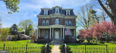 Photo of 47 Lincoln Avenue, LAMBERTVILLE, NJ 08530 (MLS # NJHT2004824)