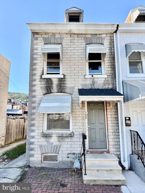 Townhouse For Sale - 1056 Spruce Street<br/> Berks County, READING, PA 19602