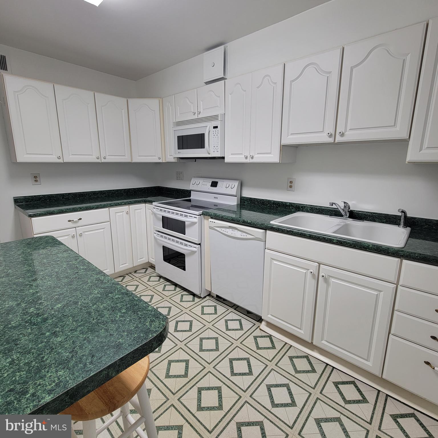 MONTEBELLO - Residential Lease