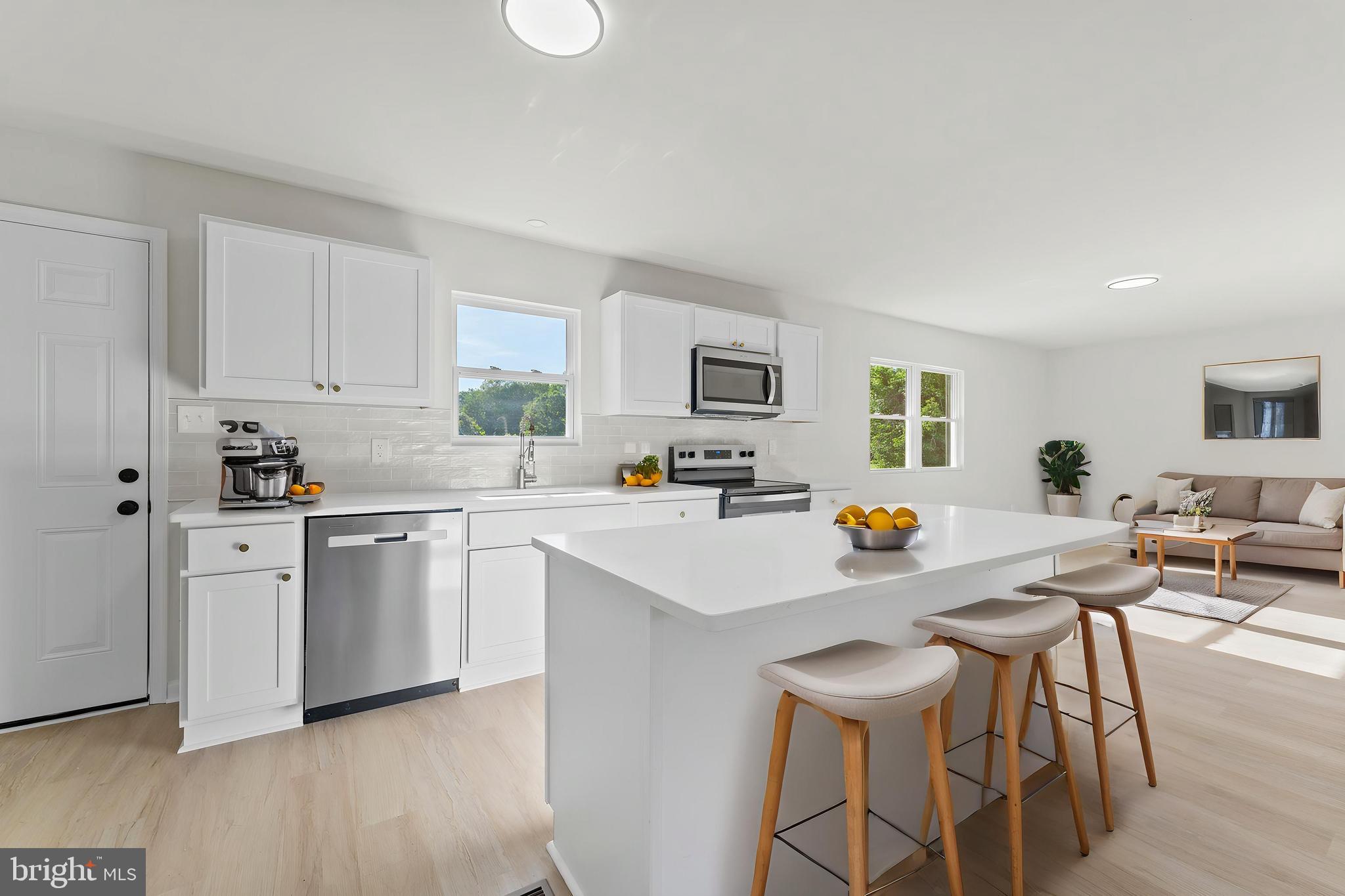 6806 S ROXBURY MILL ROAD