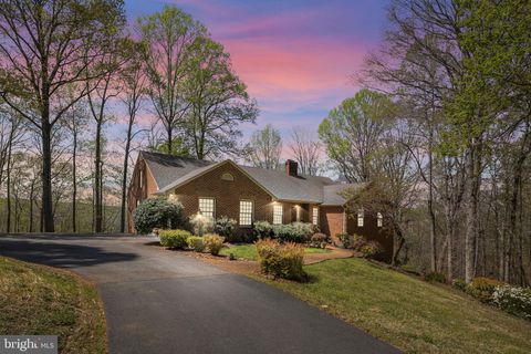 5513 RIVER ROAD FREDERICKSBURG VA 22407