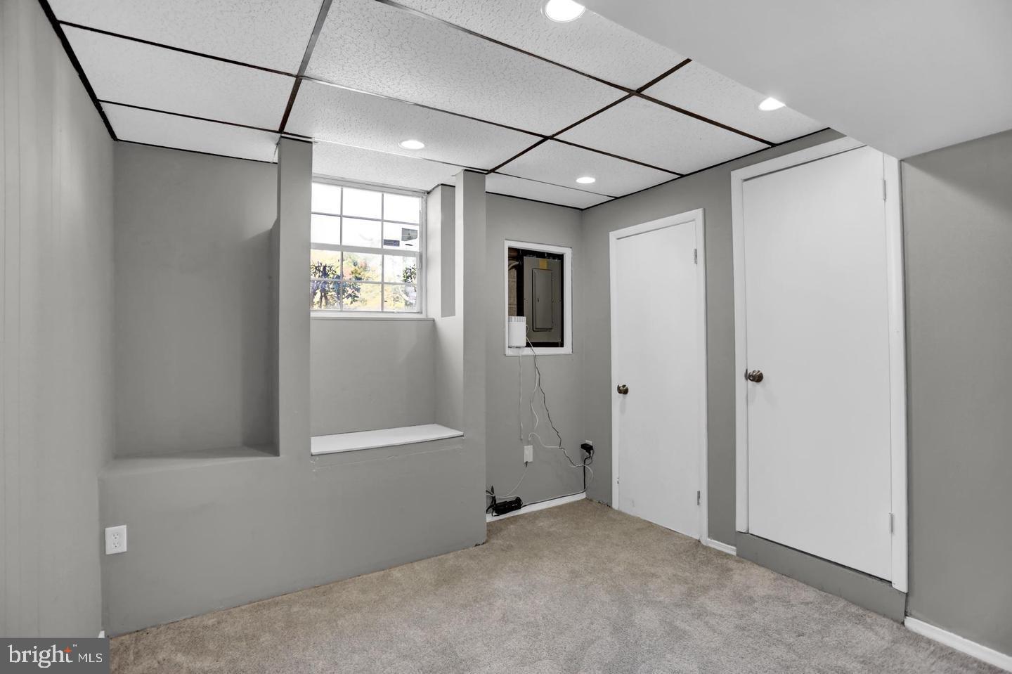 WOODSDALE MANOR - Residential Lease