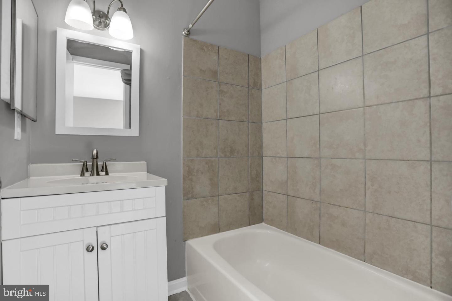 WOODSDALE MANOR - Residential Lease