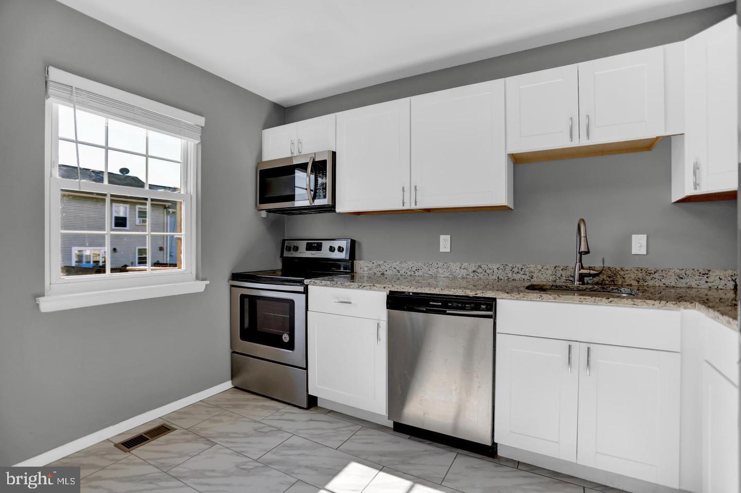 WOODSDALE MANOR - Residential Lease