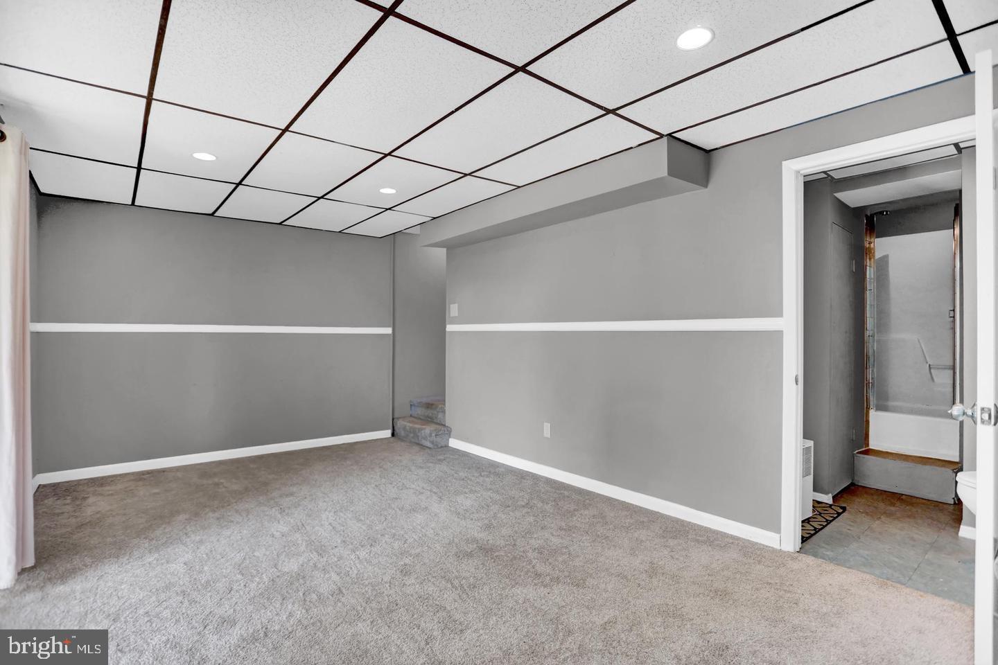 WOODSDALE MANOR - Residential Lease