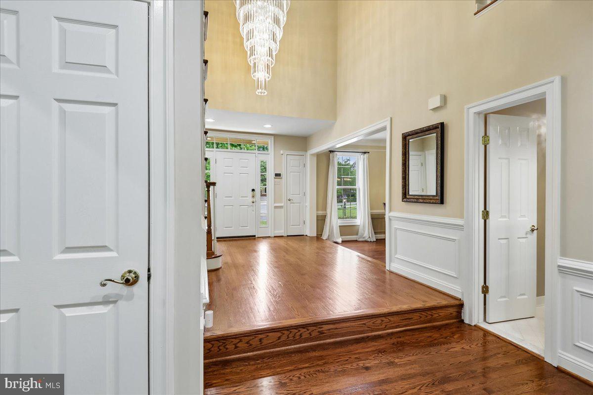6006 MANOR OAK WAY