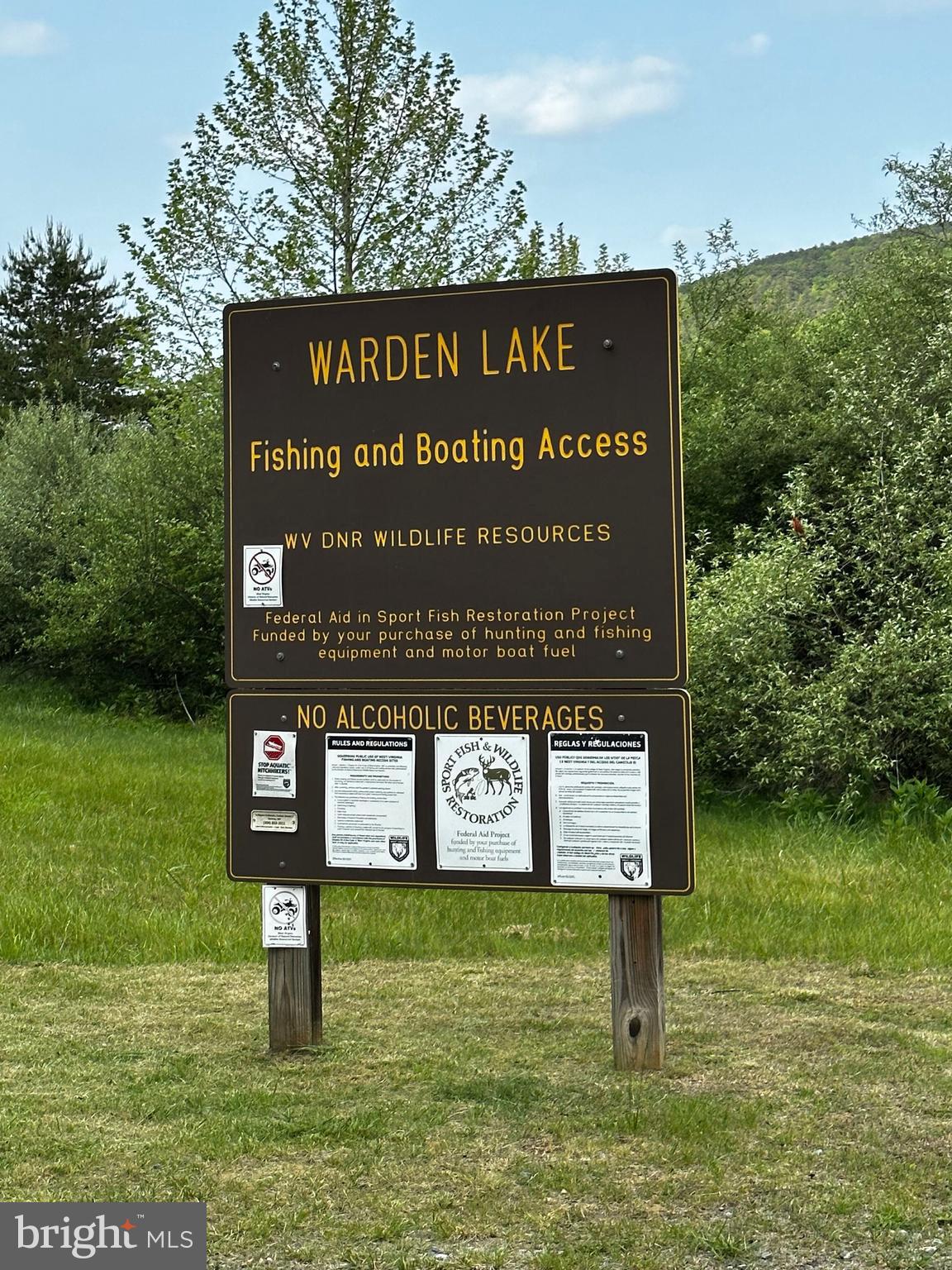 WARDEN LAKE - Land