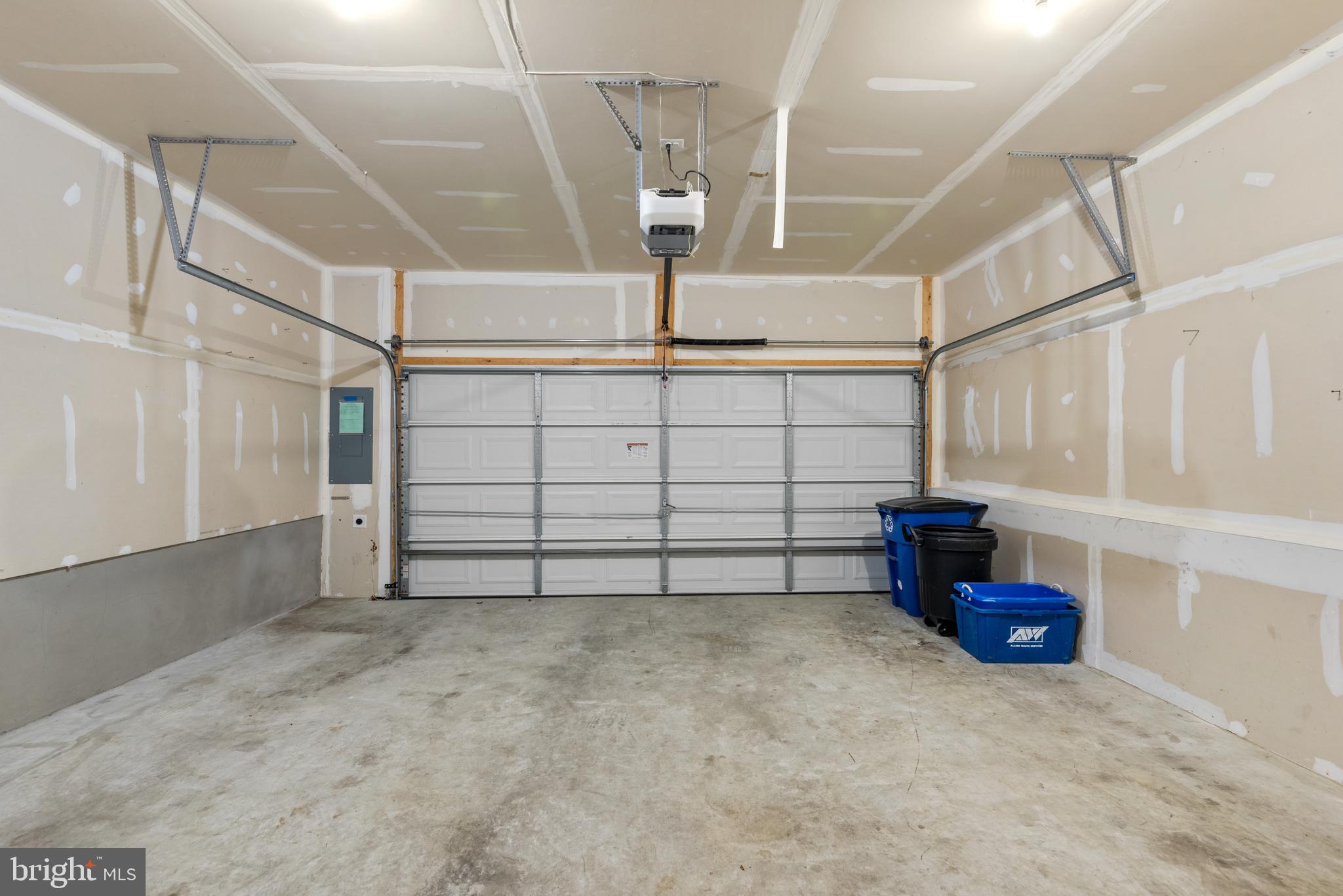 VILLAGE GREENS - Residential