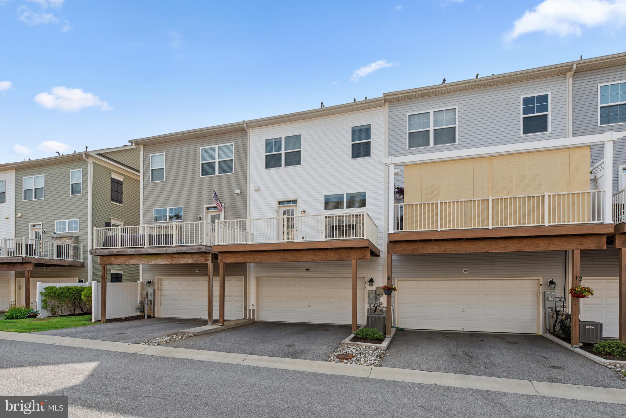 VILLAGE GREENS - Residential