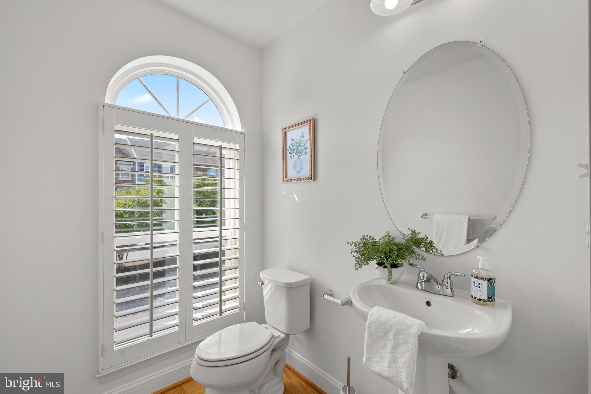 VILLAGE GREENS - Residential