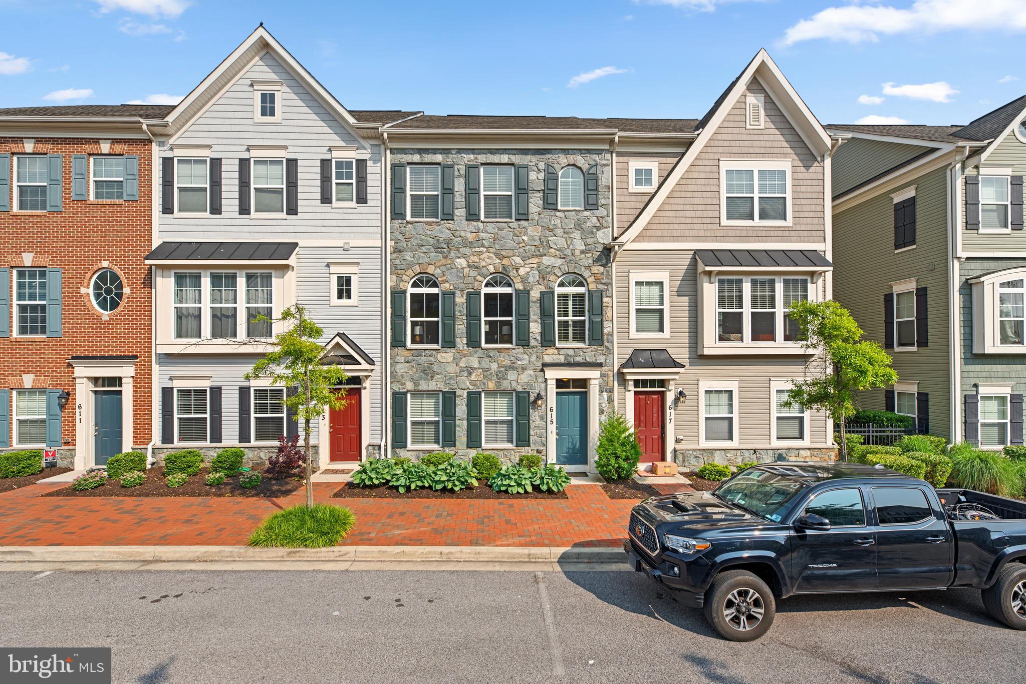 VILLAGE GREENS - Residential