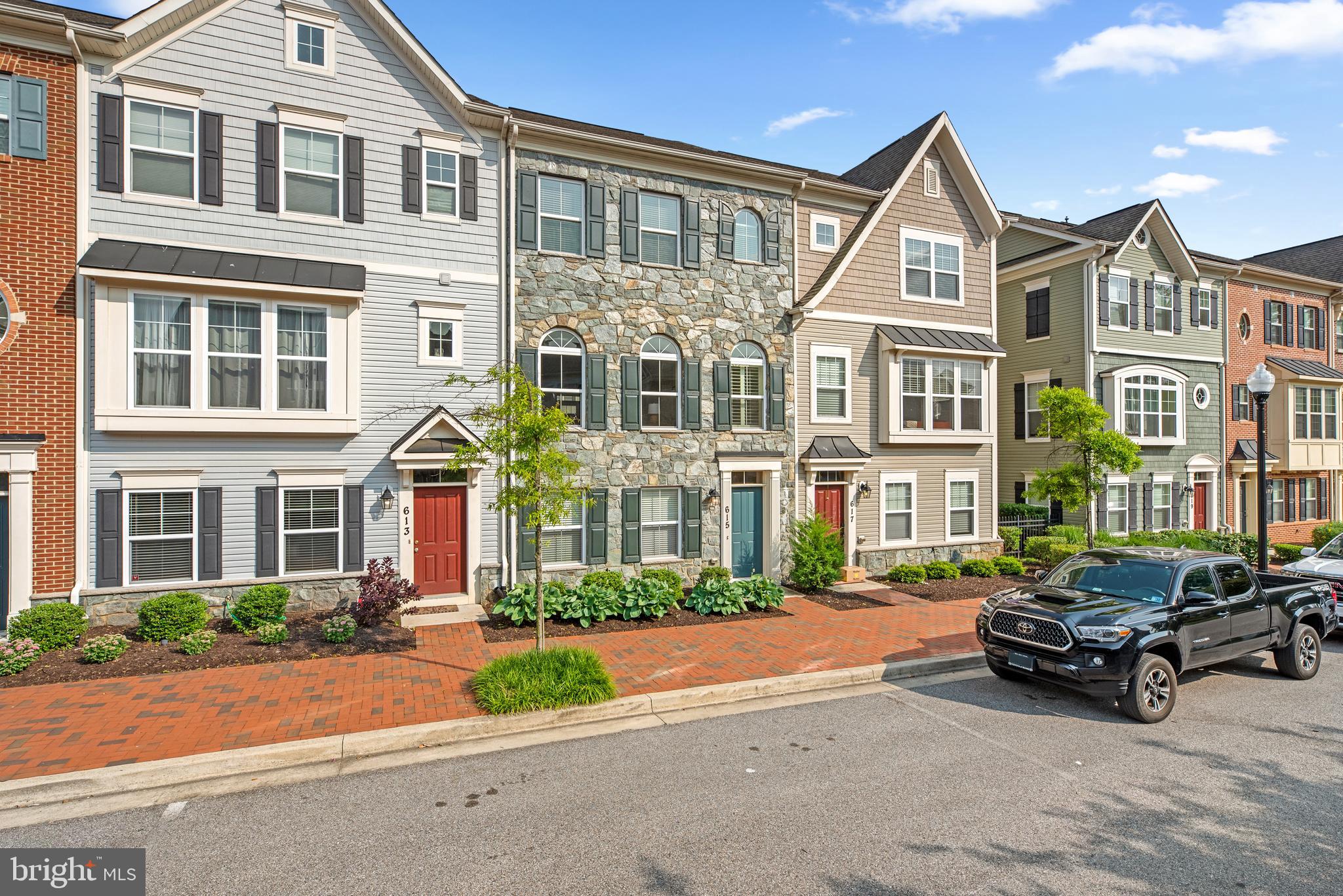 VILLAGE GREENS - Residential