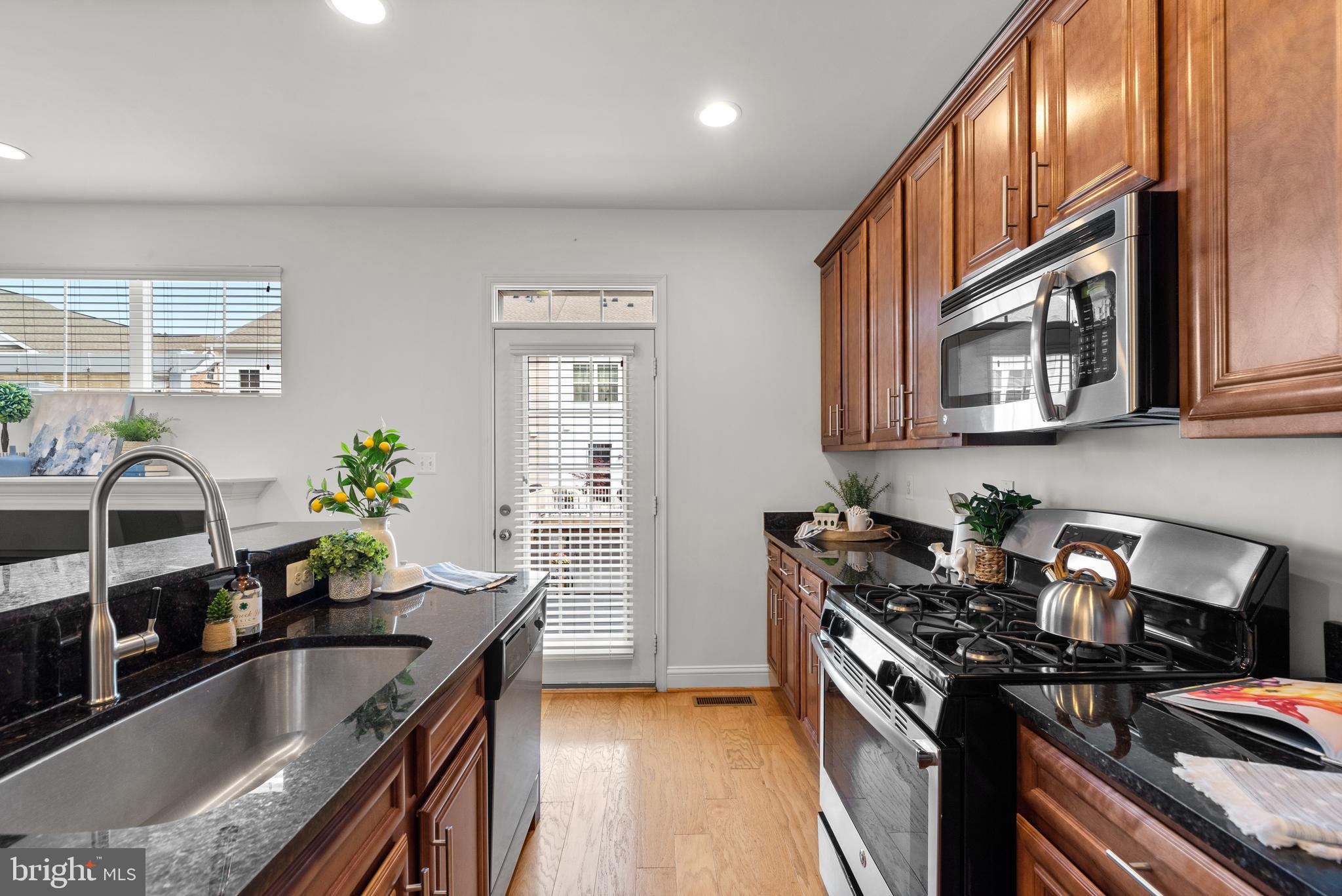 VILLAGE GREENS - Residential