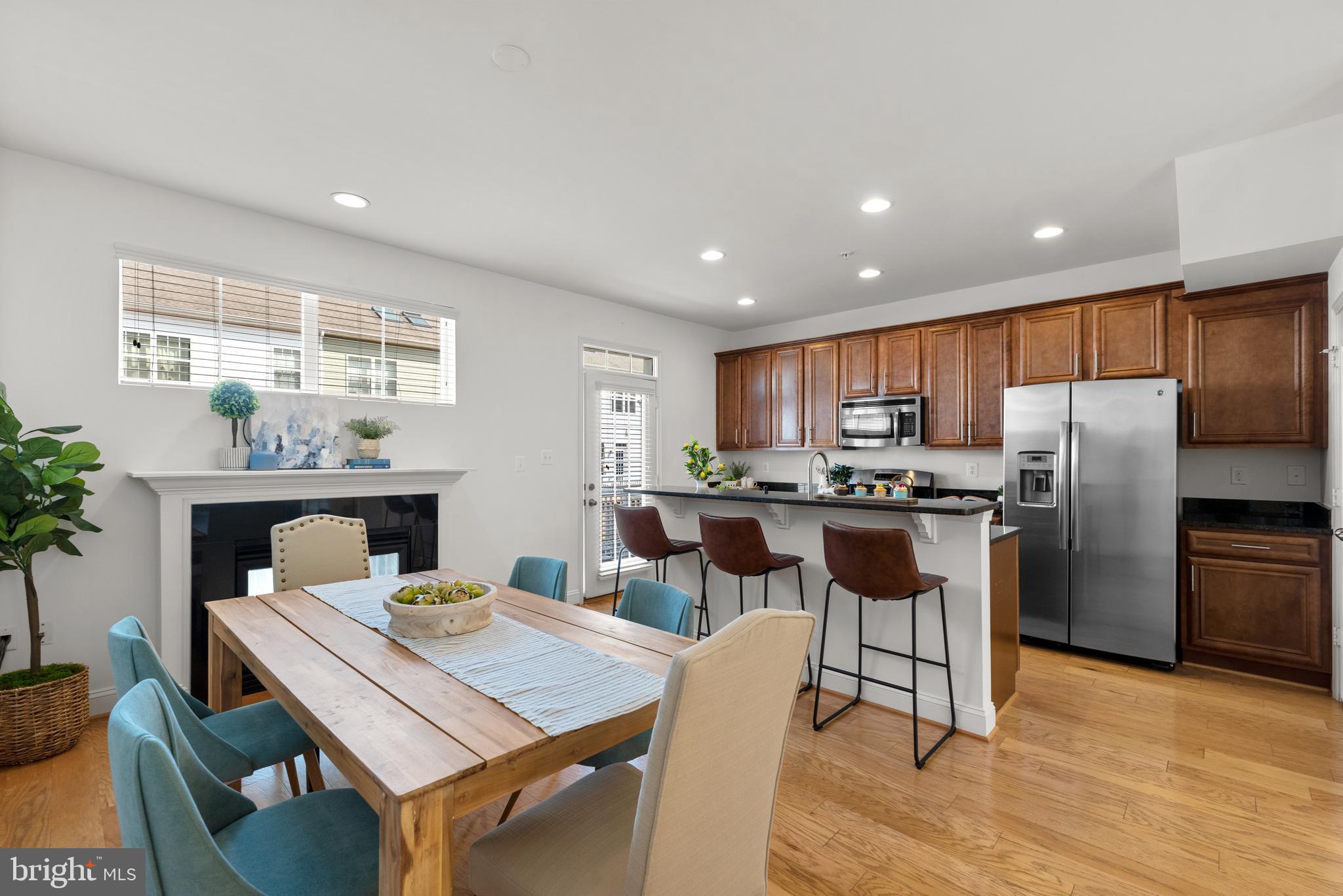 VILLAGE GREENS - Residential