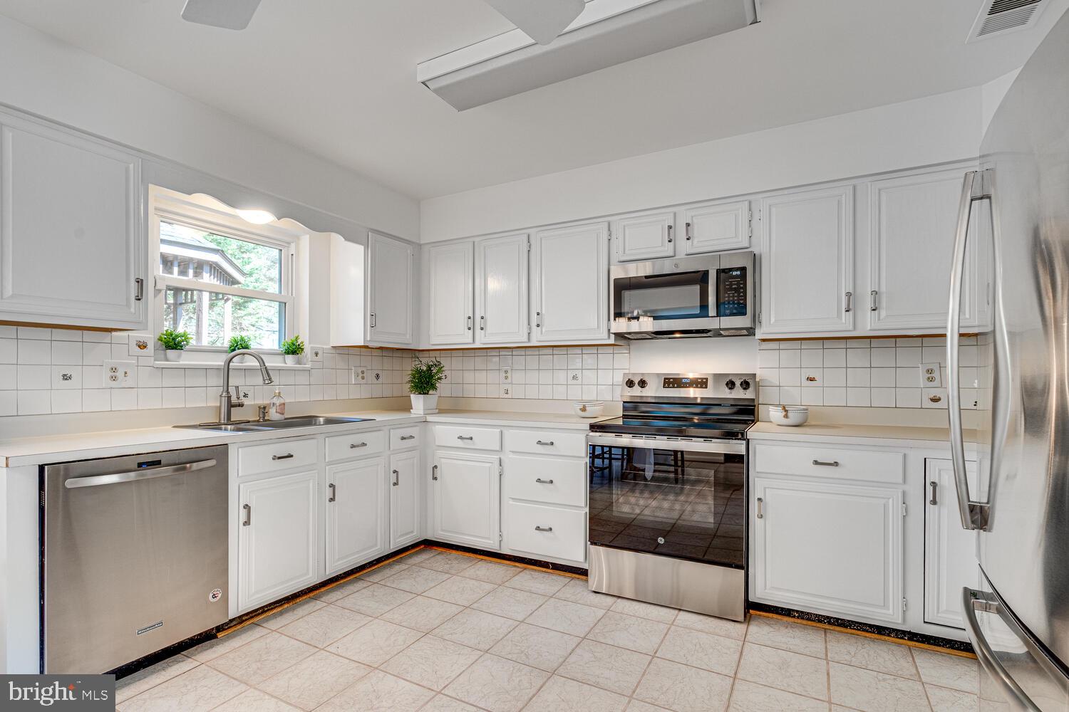 NORBECK MANOR - Residential