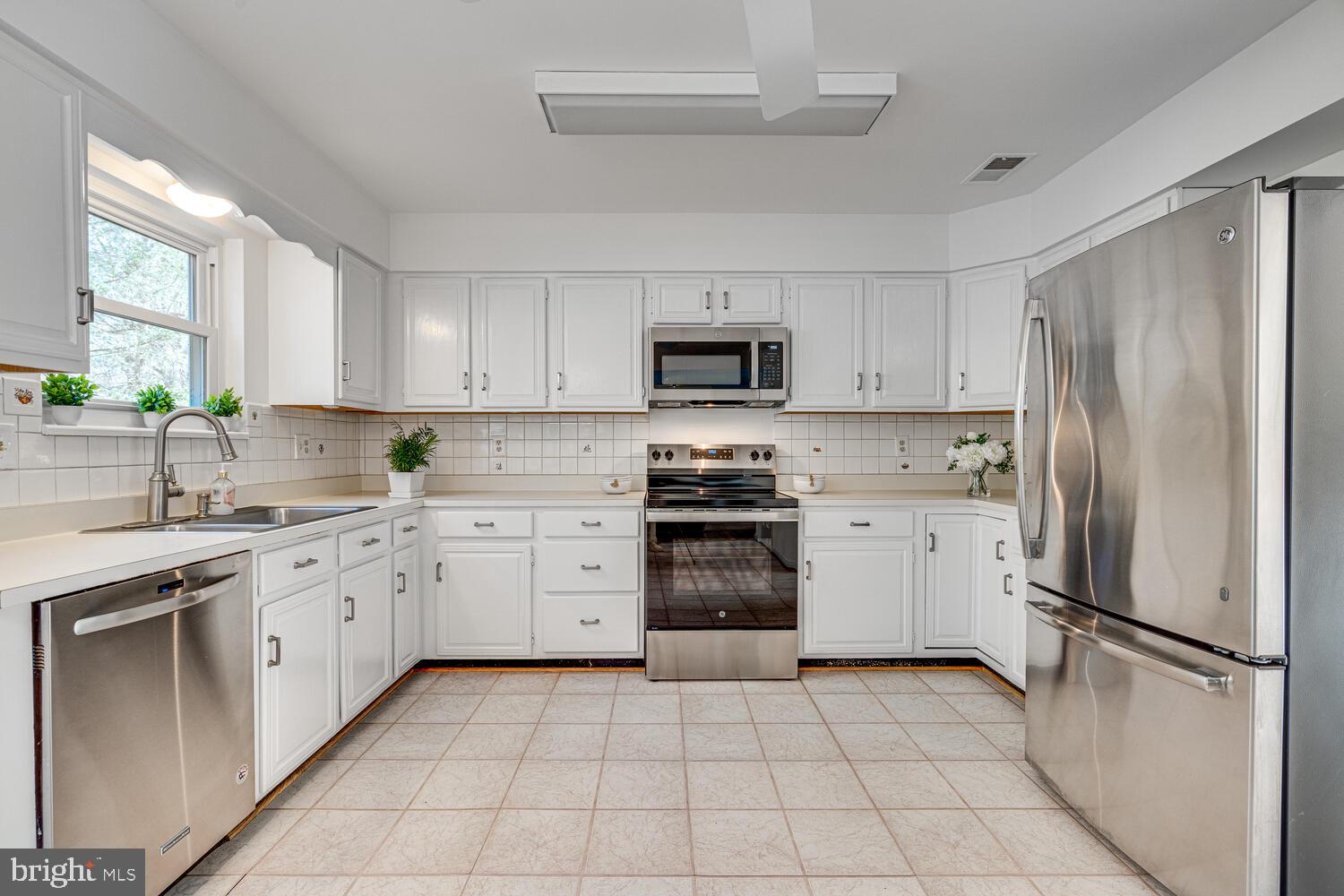 NORBECK MANOR - Residential