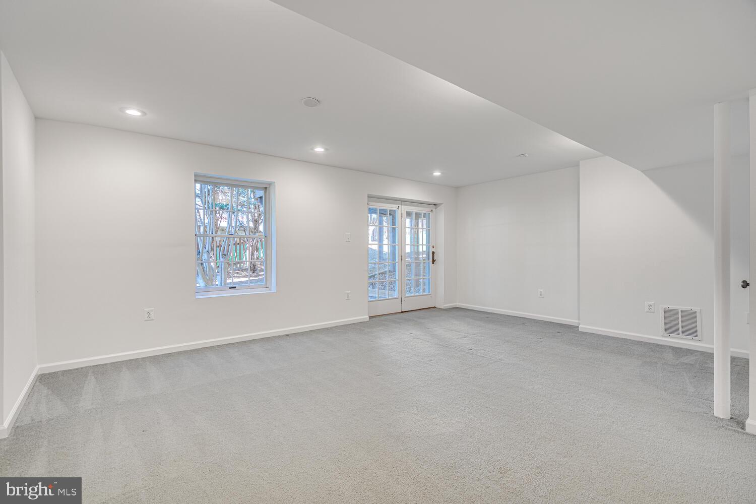 NORBECK MANOR - Residential