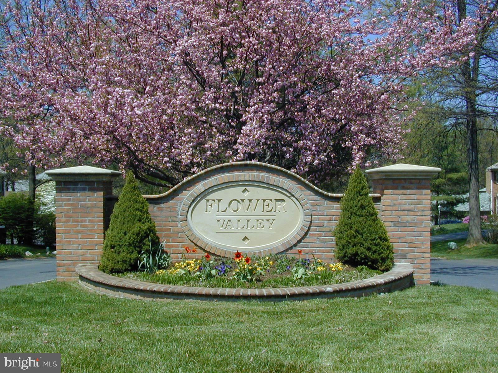 NORBECK MANOR - Residential