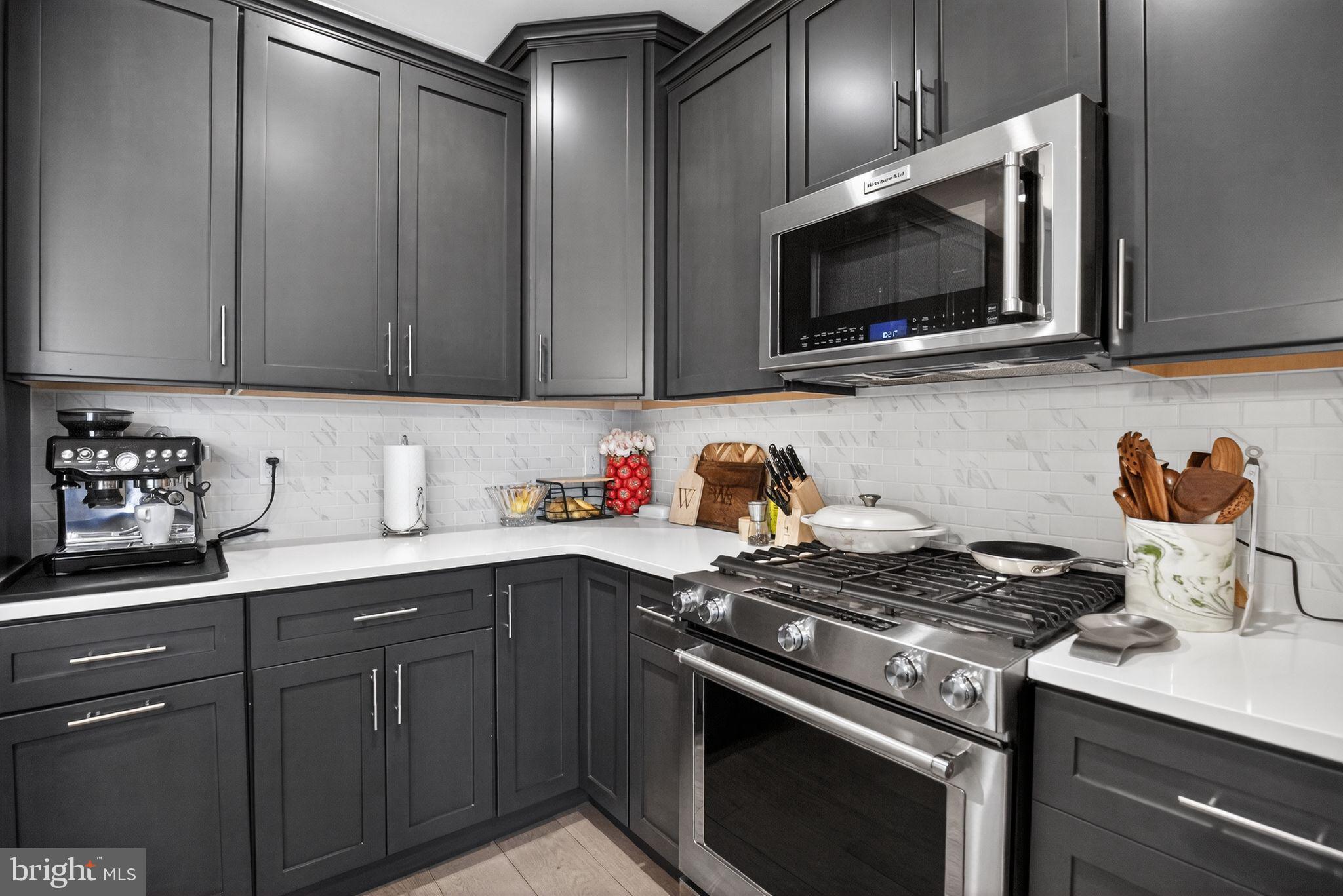 BROWNSTONES AT VF - Residential