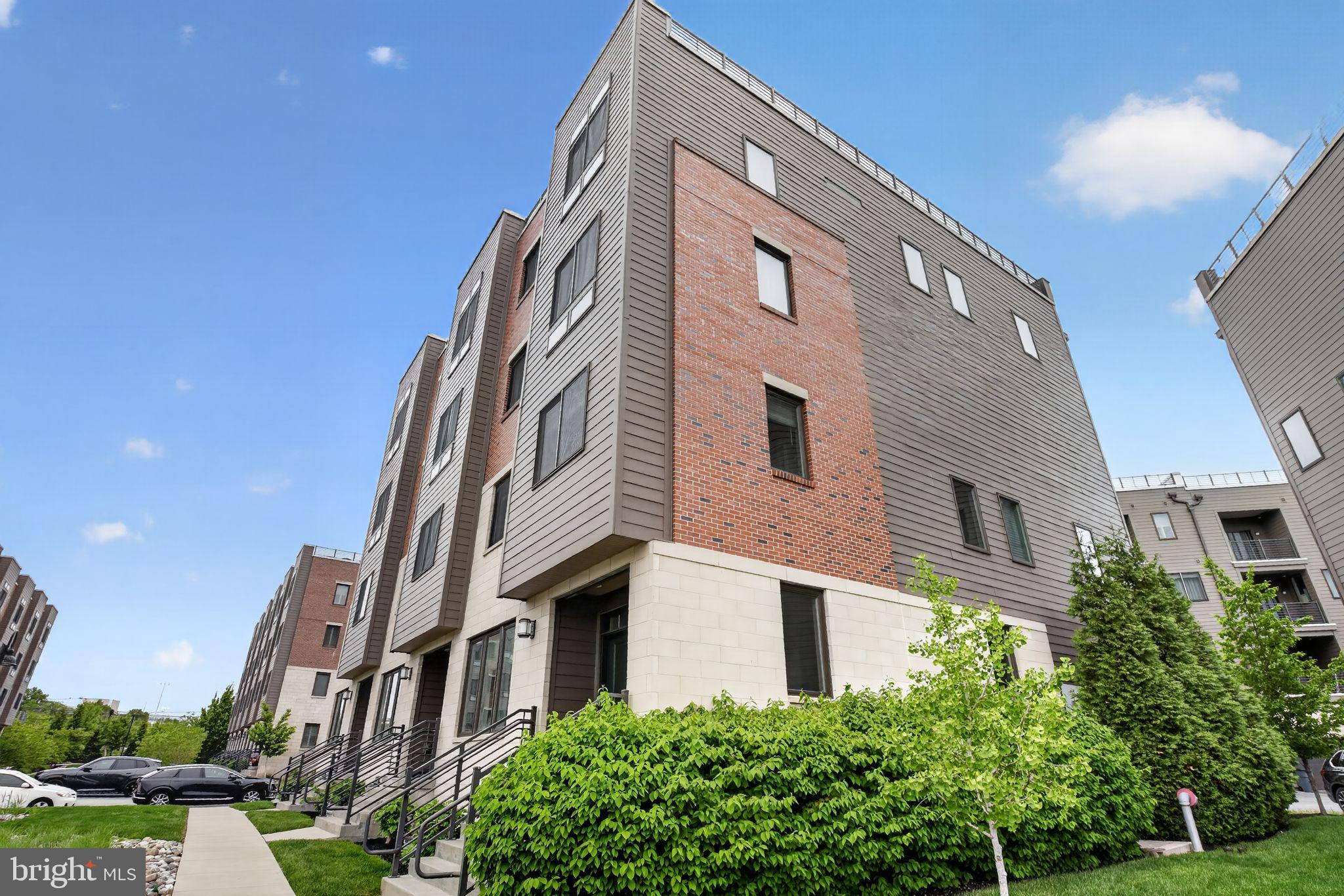 BROWNSTONES AT VF - Residential