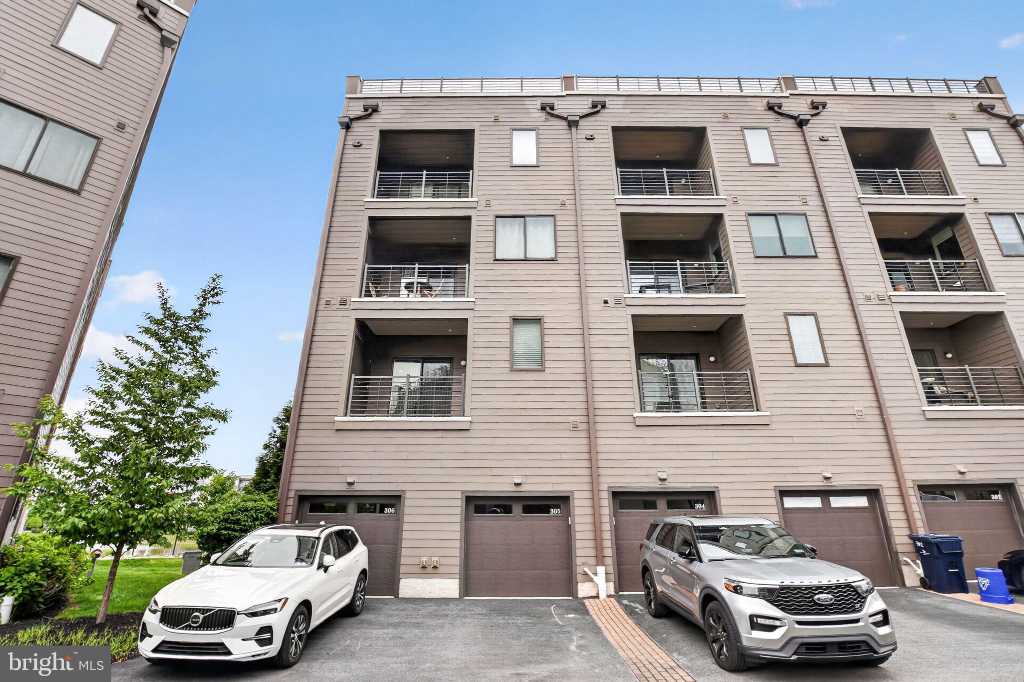 BROWNSTONES AT VF - Residential