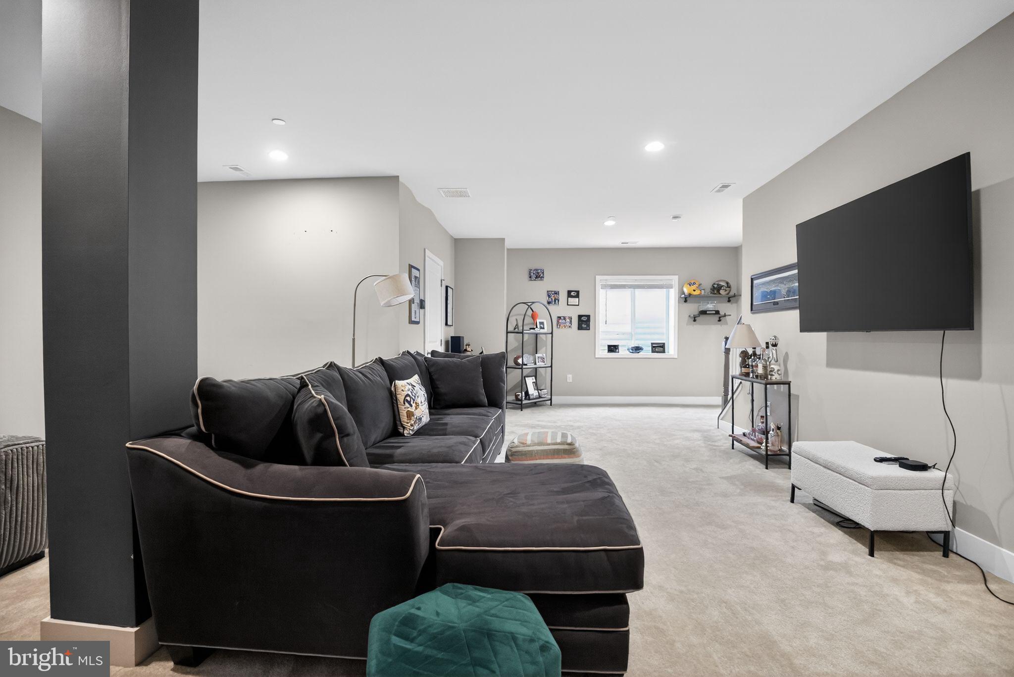 BROWNSTONES AT VF - Residential