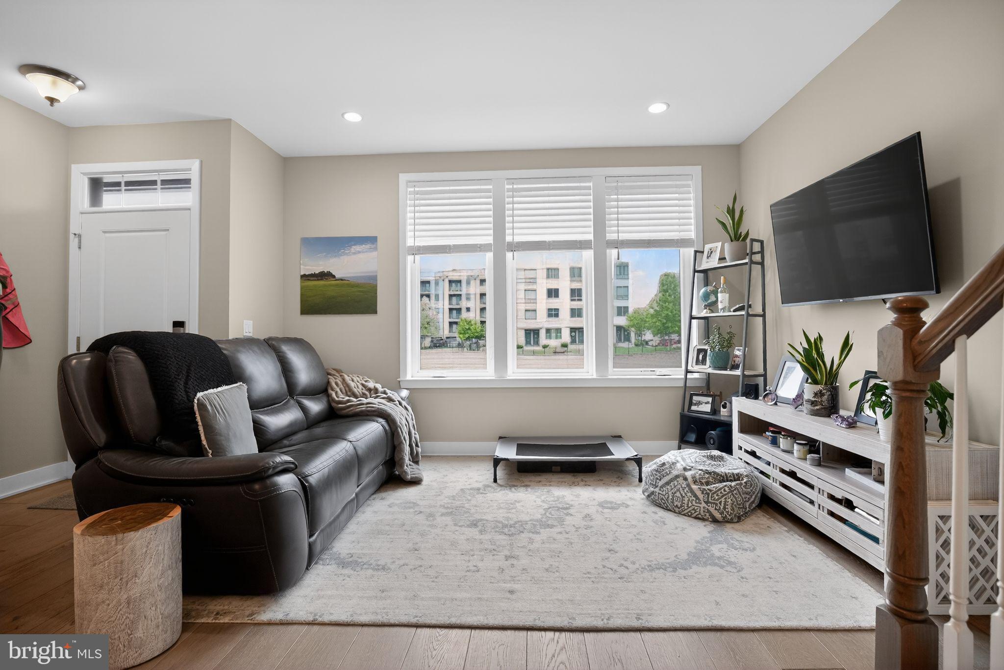 BROWNSTONES AT VF - Residential