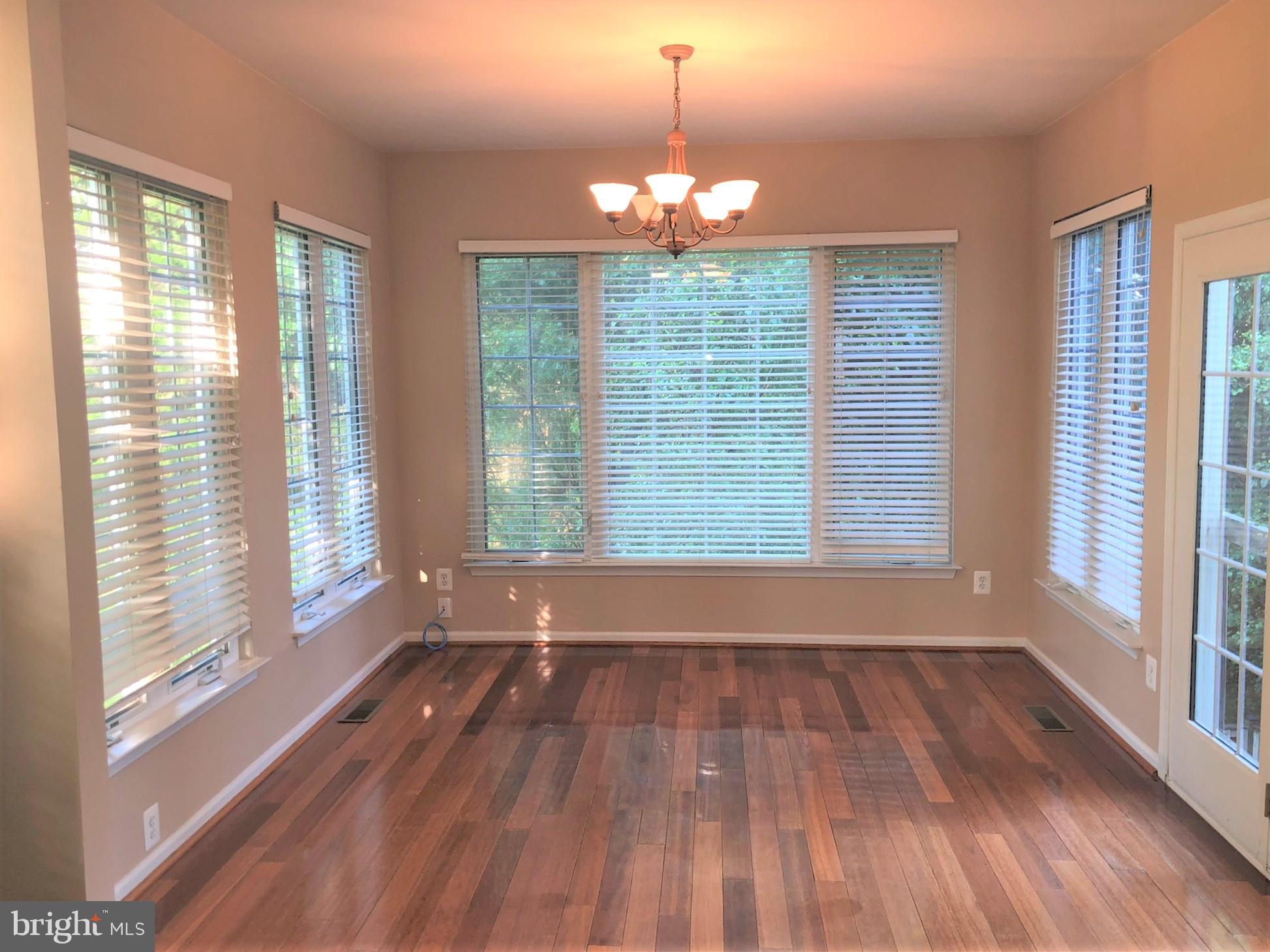 LOUDOUN VALLEY ESTATES - Residential Lease