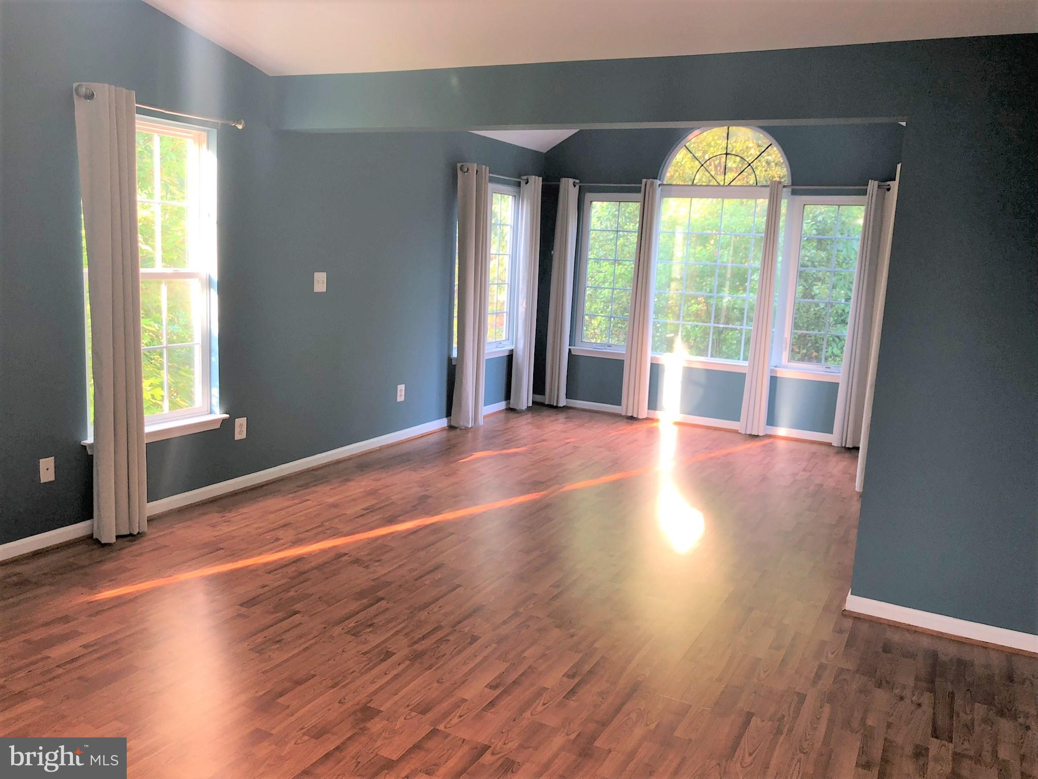 LOUDOUN VALLEY ESTATES - Residential Lease