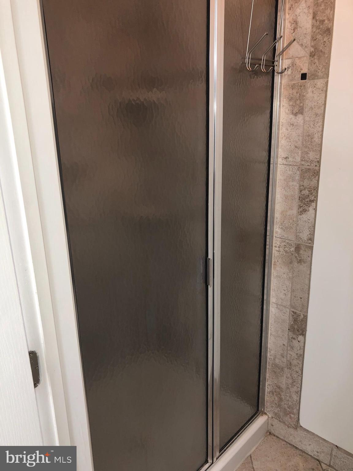 LOUDOUN VALLEY ESTATES - Residential Lease