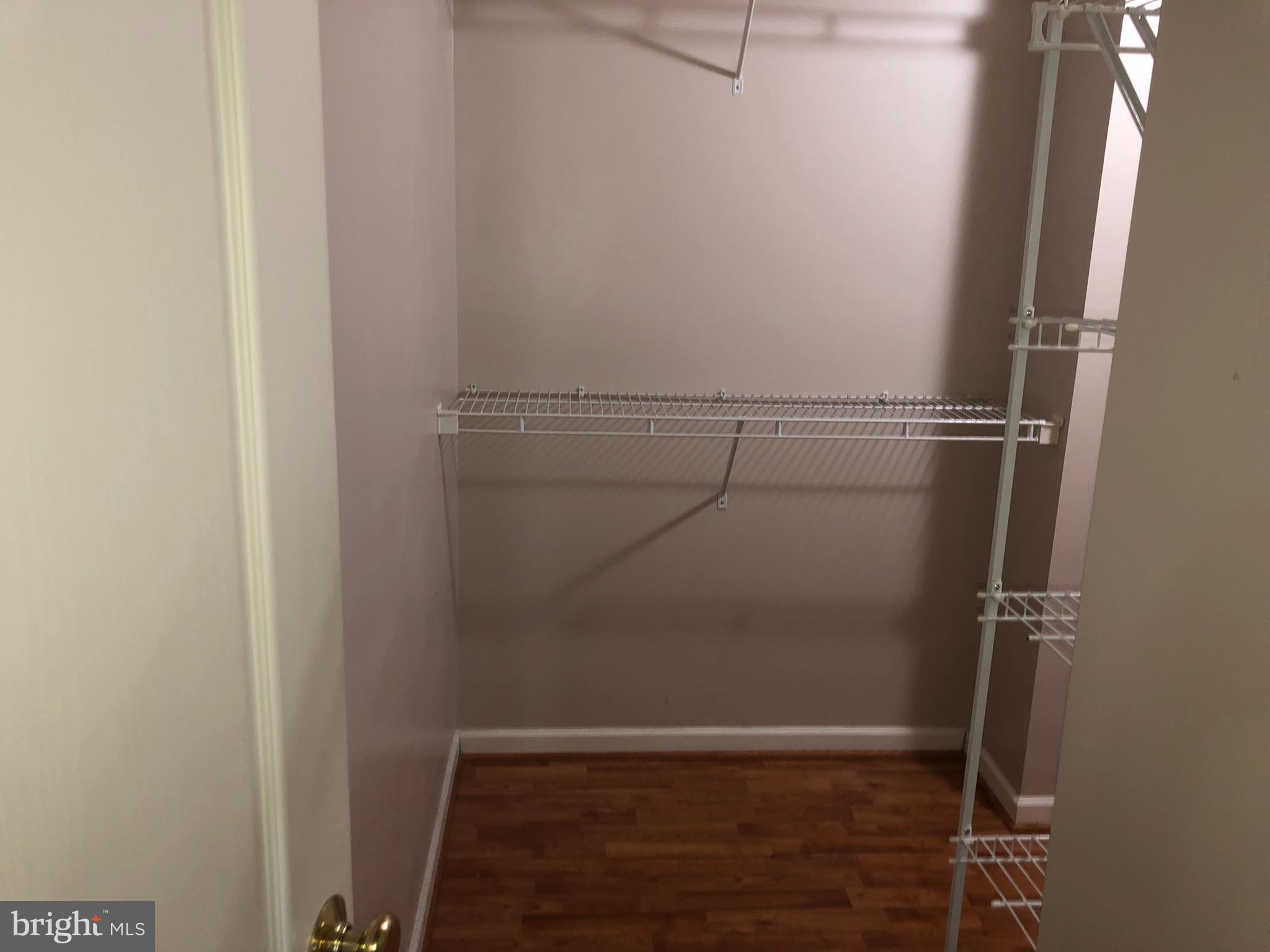 LOUDOUN VALLEY ESTATES - Residential Lease