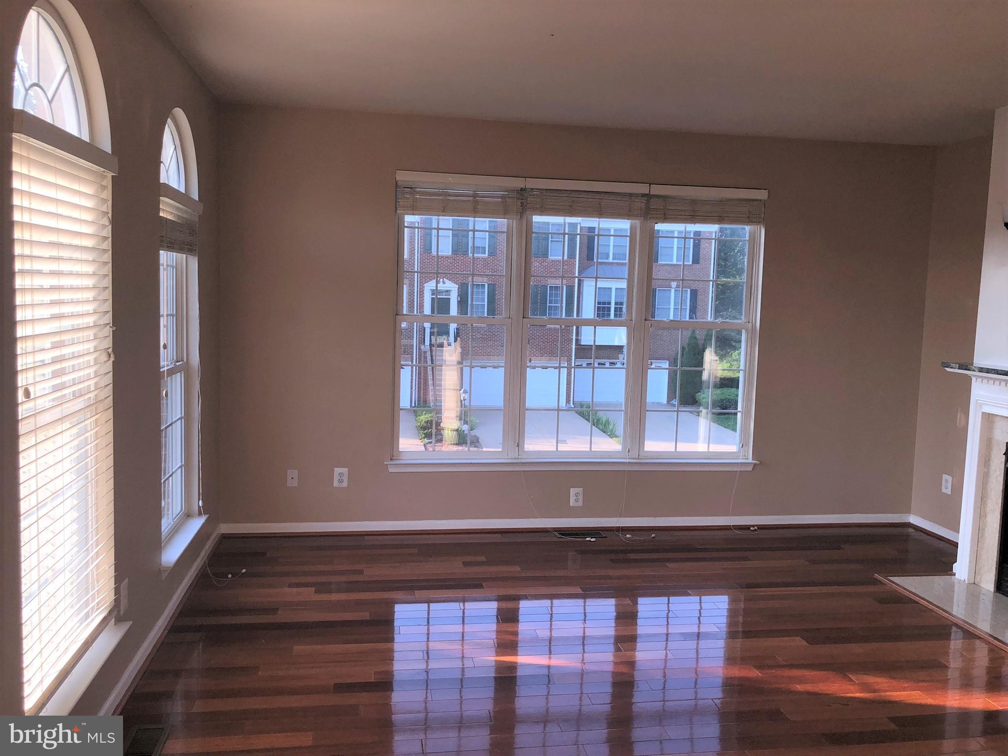 LOUDOUN VALLEY ESTATES - Residential Lease