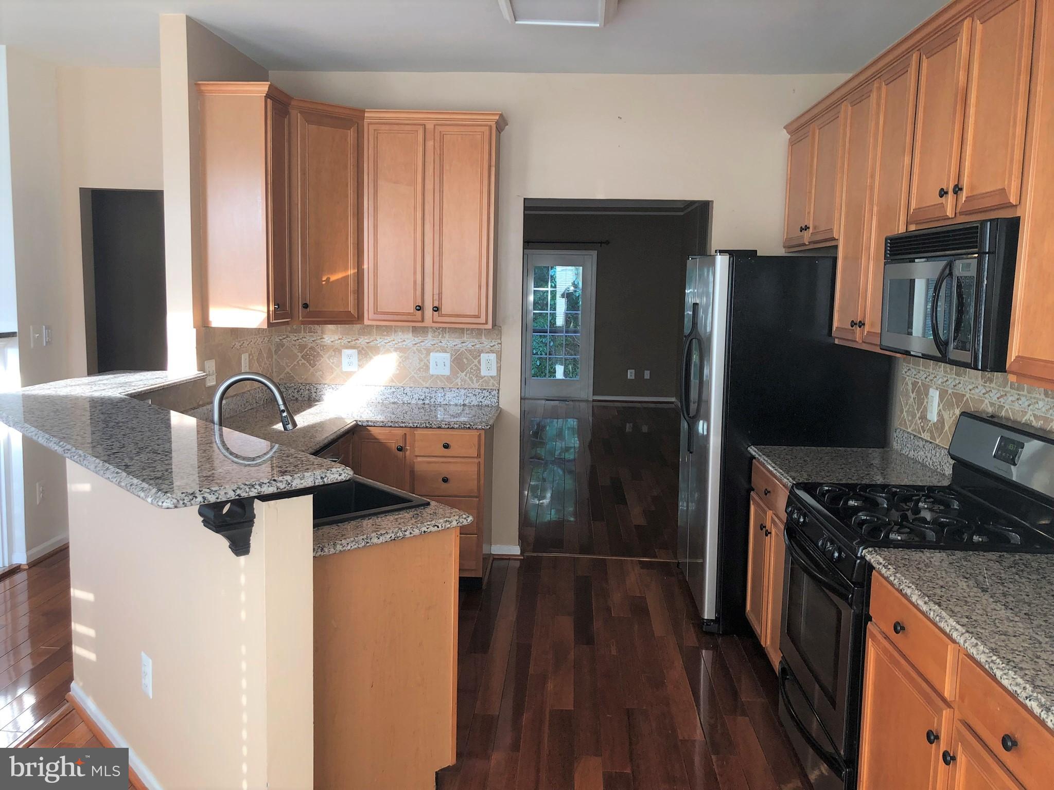 LOUDOUN VALLEY ESTATES - Residential Lease