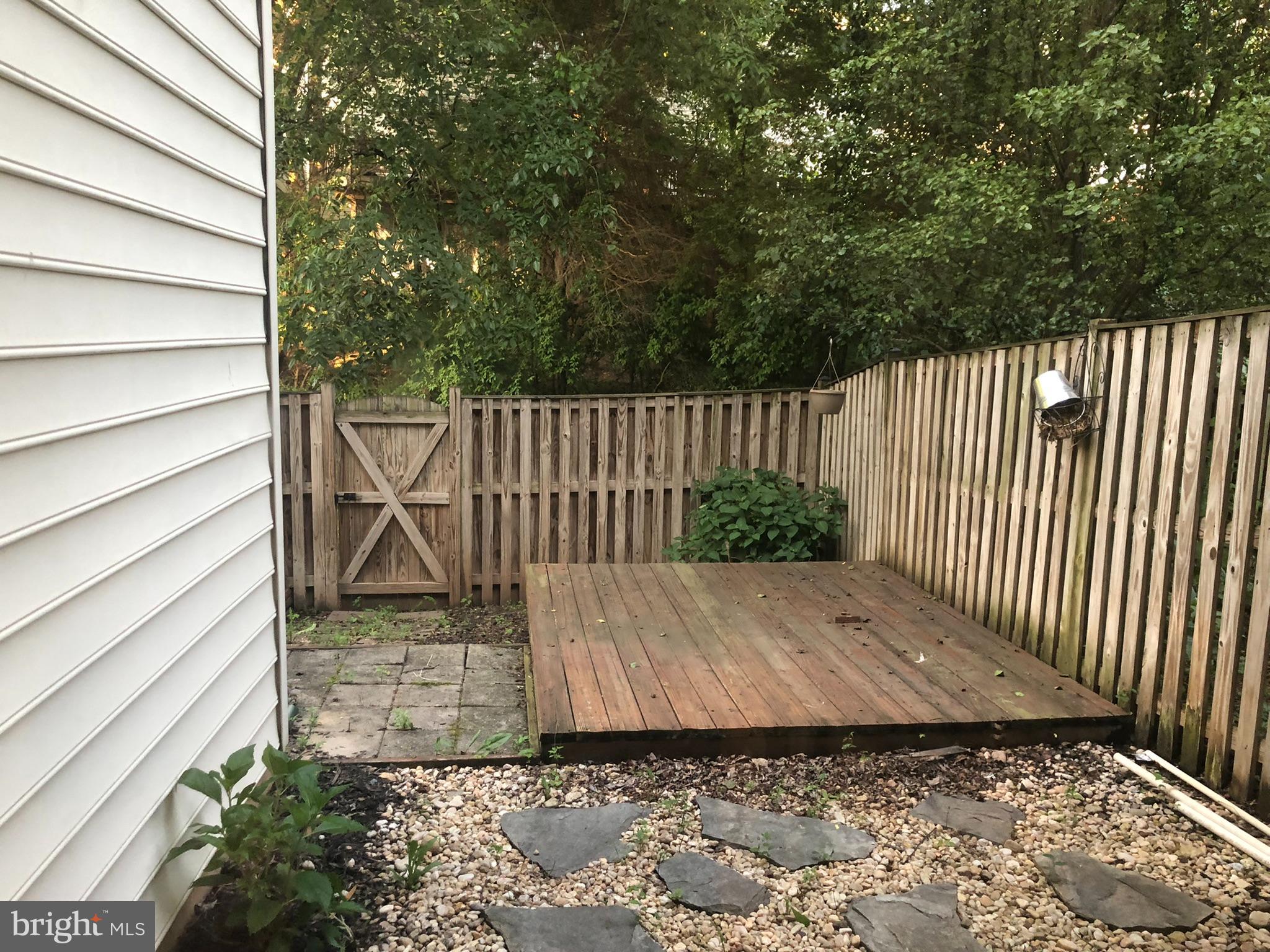 LOUDOUN VALLEY ESTATES - Residential Lease