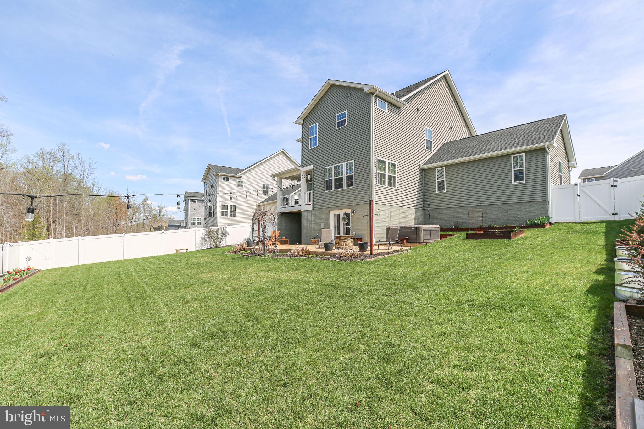 THE VILLAGE AT COURTHOUSE COMMONS - Residential