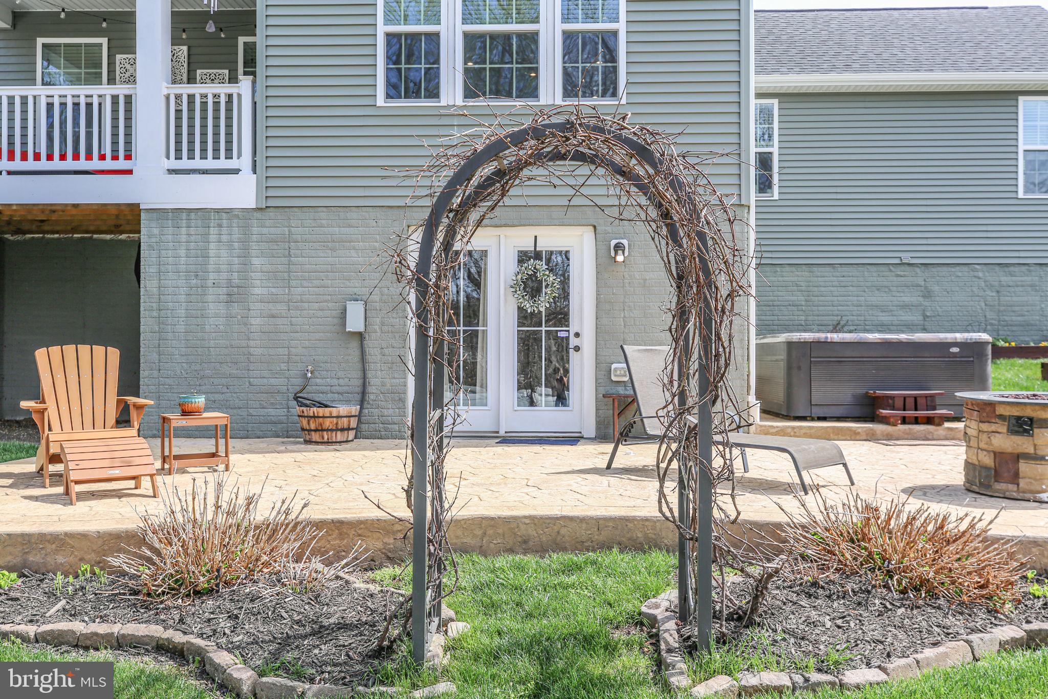 THE VILLAGE AT COURTHOUSE COMMONS - Residential