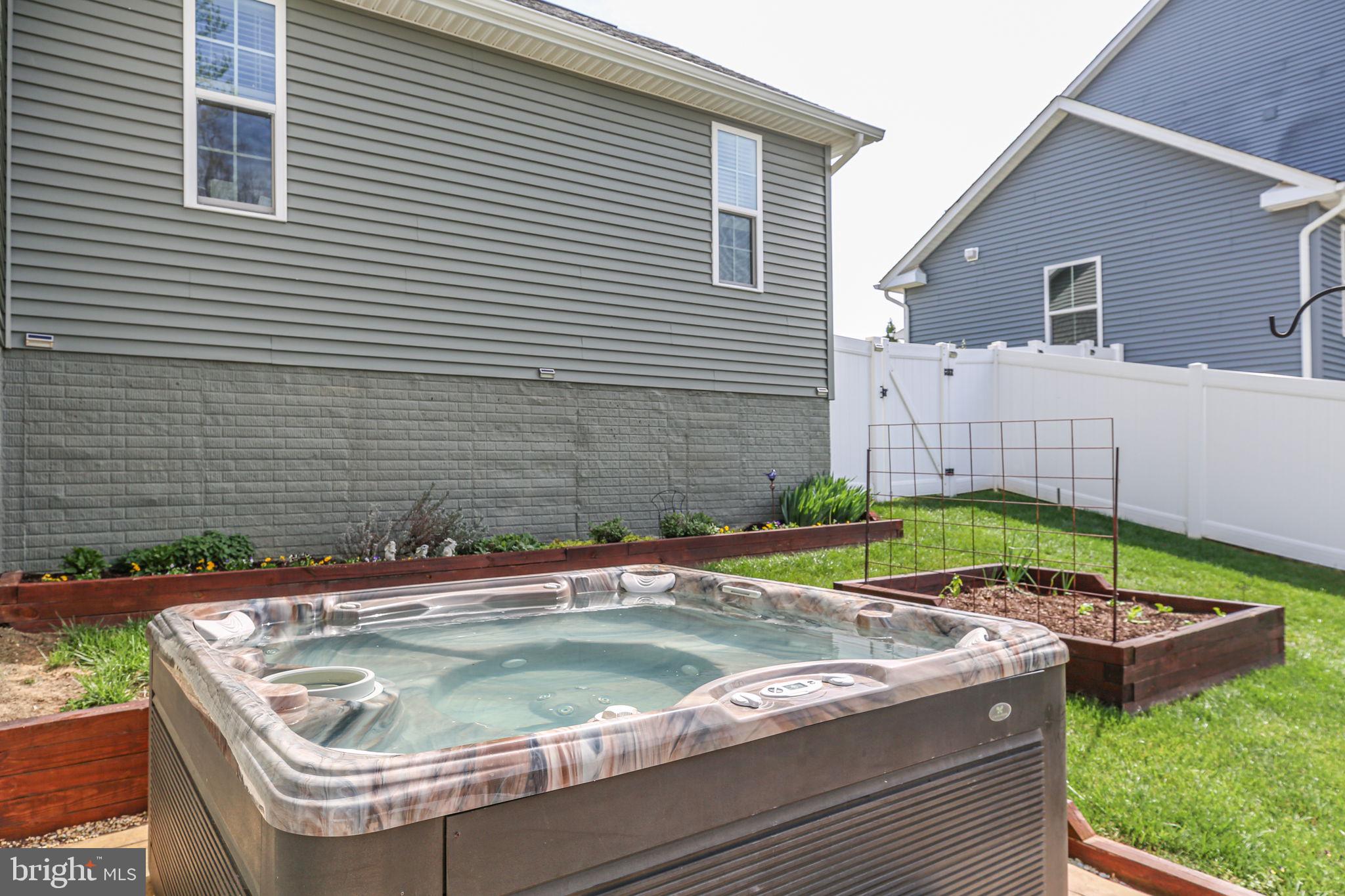 THE VILLAGE AT COURTHOUSE COMMONS - Residential