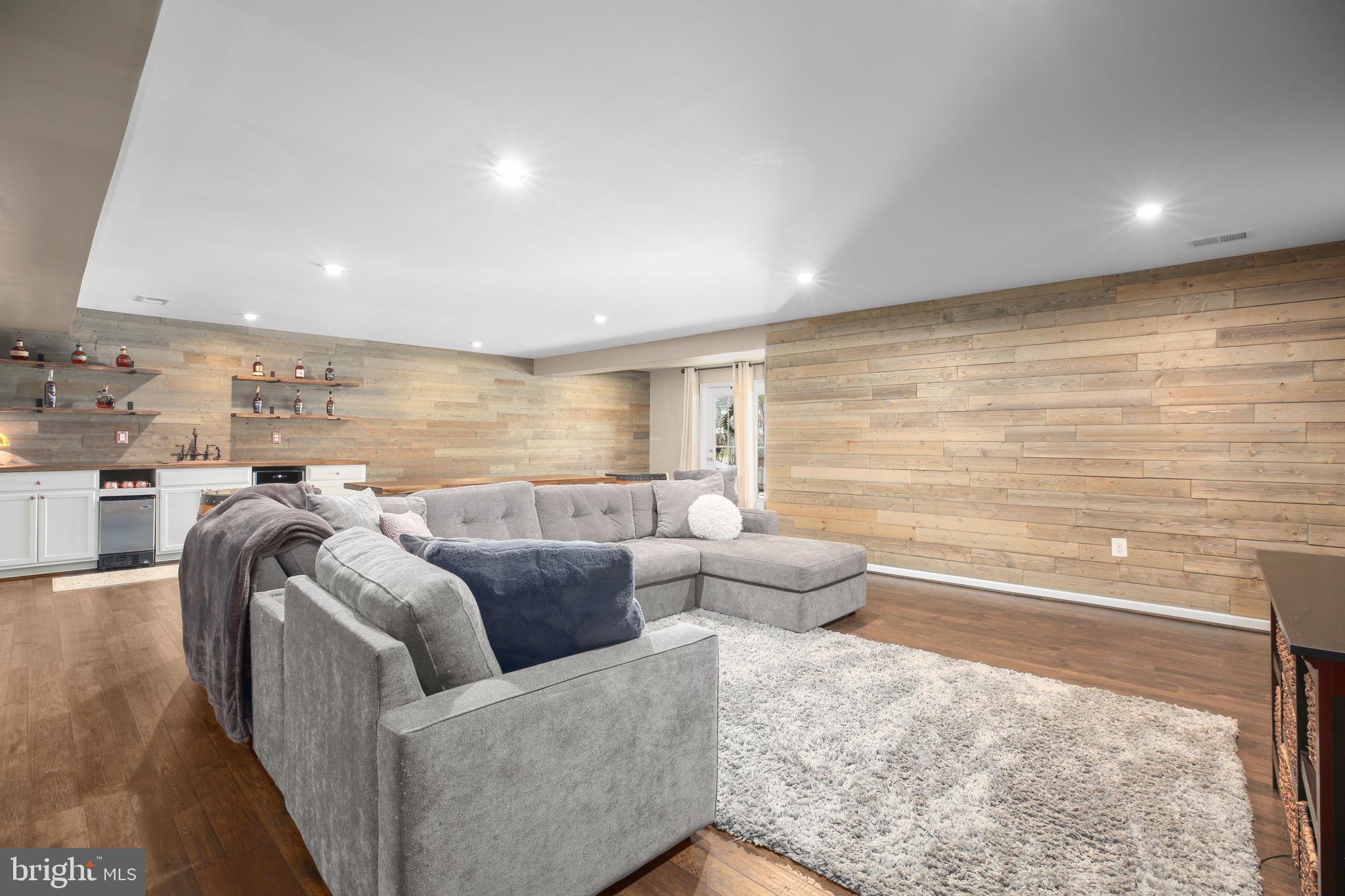 THE VILLAGE AT COURTHOUSE COMMONS - Residential